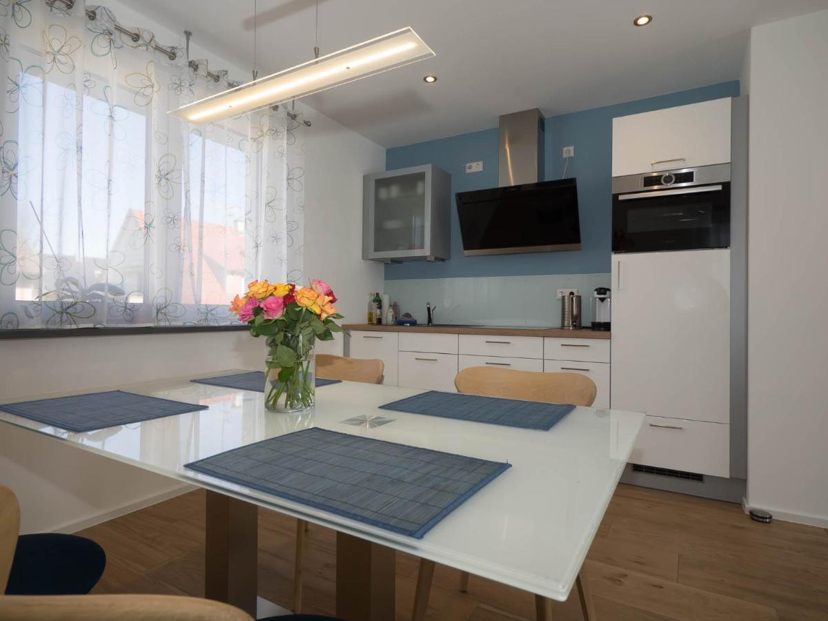 16Lilien Apartmentwohnung Gartenblick Waiblingen  Bagian luar foto