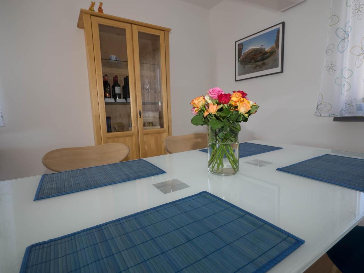 16Lilien Apartmentwohnung Gartenblick Waiblingen  Bagian luar foto